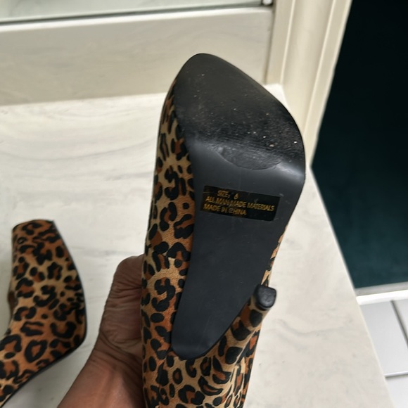Leopard print stiletto heels by Qupid, women’s size 6. Used condition but cute! - Picture 6 of 8